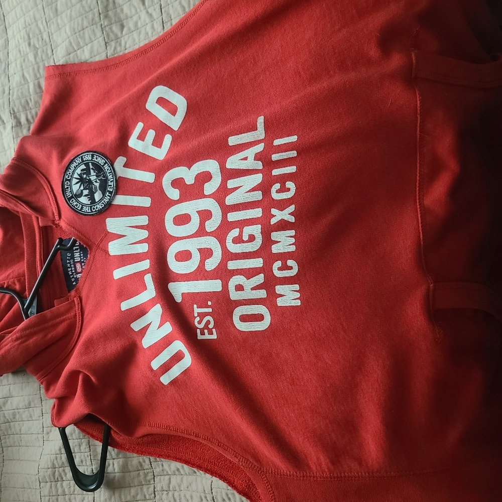 Sleeveless Hooded Swearshirt